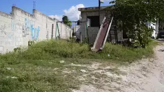 Aunque gracias al Gobierno Federal disminuyó la pobreza, la falta de calles obstruye programas