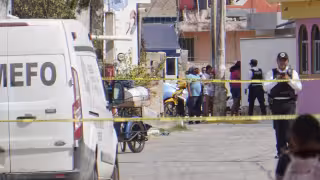 Rezago educativo y violencia marcan Quinto Informe de Layda Sansores
