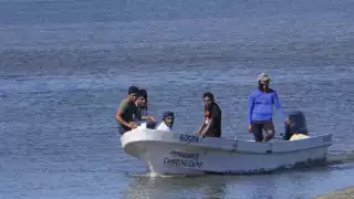 Se recomienda a los hombres llevar el equipo completo al navegar.