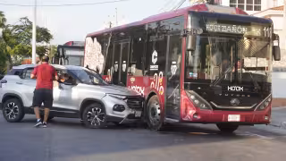 Transporte urbano Ko´ox en Campeche: percances, lesionados y caos vial