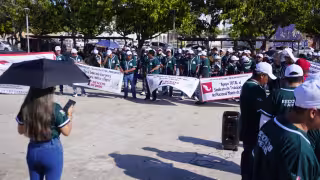 Sindicatos marcharon en Campeche para exigir mejores salarios y jornada laboral de 40 horas.