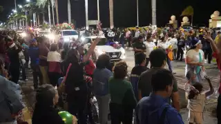 Las familias campechanas aplaudieron y vitorearon al ritmo de la música navideña