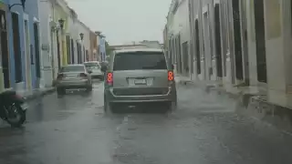 Se registraron inundaciones en varias zonas de la ciudad debido a las lluvias intermitentes