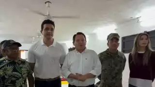 Gobernador Díaz Mena supervisa evacuaciones en Chelem por el Huracán Milton