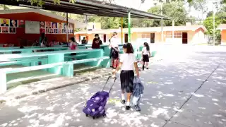 Preparan construcción de salones, domos y espacios deportivos en escuelas de Yucatán para 2026