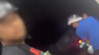 Ambos ladrones huyeron del lugar al ver el celular, impidiendo que robaran la motocicleta