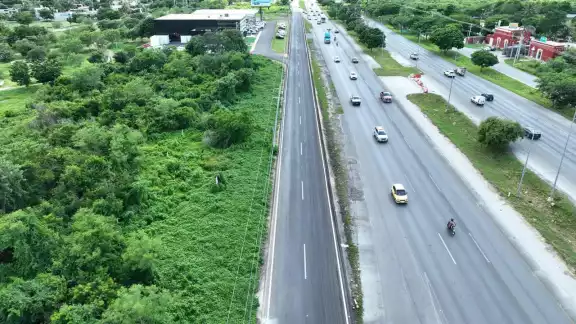 Esta casi lista la construcción de casi 21 km de calles laterales en los cuerpos interior y exterior de la vía Esta casi lista la construcción de casi 21 km de calles laterales en los cuerpos interior y exterior de la vía
