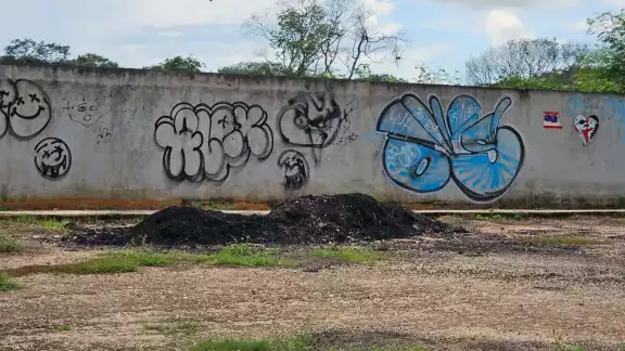 Vecinos indican que la ampliación del camposanto quedó en el abandono y por ende se volvió un lugar visitado por maleantes Vecinos indican que la ampliación del camposanto quedó en el abandono y por ende se volvió un lugar visitado por maleantes