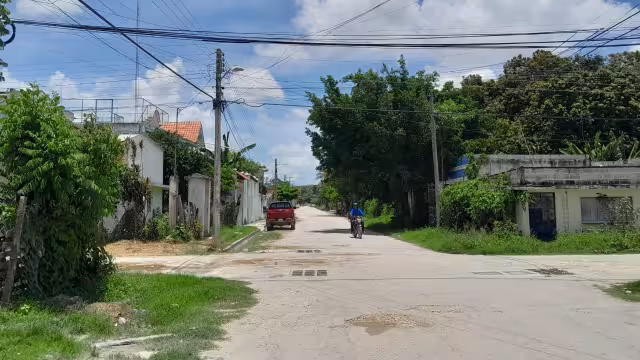 Los vecinos temen que sus alimentos se echen a perder y soportar el calor y los mosquitos sin electricidad.