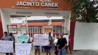 Llevan más de 10 días sin luz en telesecundaria de Nuevo X-Can; padres exigen solución a CFE