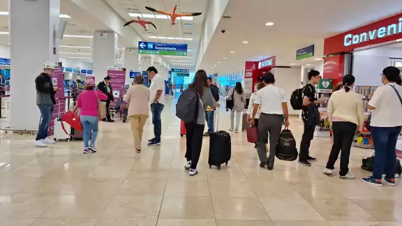 Hay buena afluencia de pasajeros en el aeropuerto de Mérida