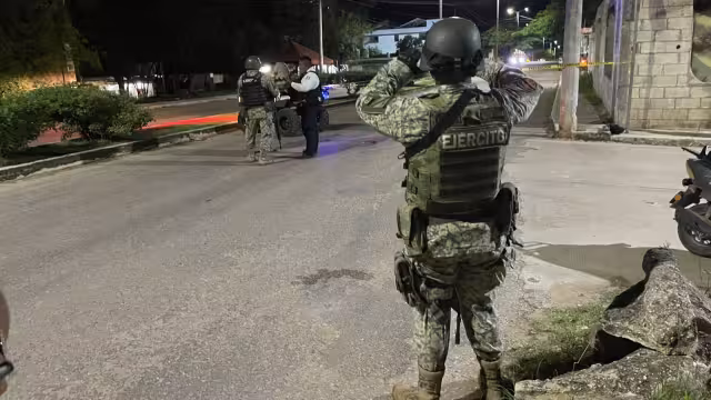 Elementos del Ejército Mexicano custodiaron el lugar de los hechos.