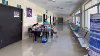 Disminuye la afluencia de personas en módulos de vacunación en UMF del IMSS en Mérida