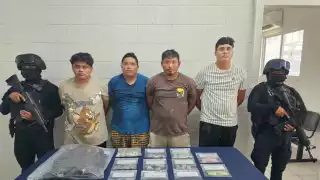 Caen cuatro hombres cuando intercambiaban marihuana en Cozumel