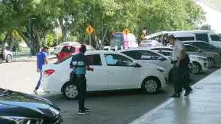 Alistan nuevas medidas contra transportistas “pirata" por casos de acoso en el aeropuerto de Cancún  