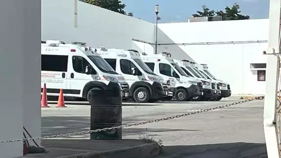 El 23 de noviembre del año pasado, la vocera del sistema IMSS-Bienestar dijo que se mantenían en el estacionamiento del hospital “Dr. Jesús Kumate Rodríguez”