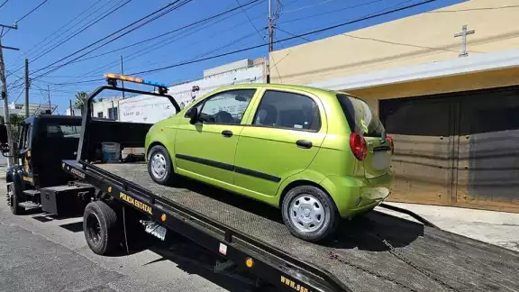 El auto ya fue remitido al depósito vehicular El auto ya fue remitido al depósito vehicular
