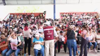 Hubo gran afluencia en el registro al programa Mujeres Renacimiento