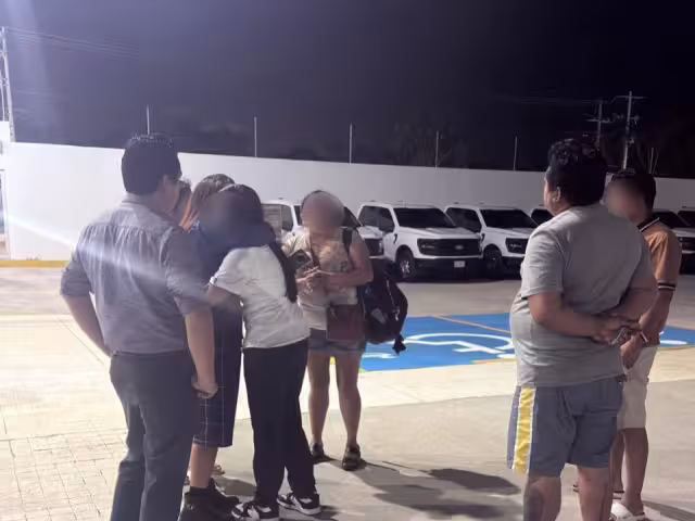 La joven fue identificada en una tienda Chedraui de la zona, donde acudieron sus familiares