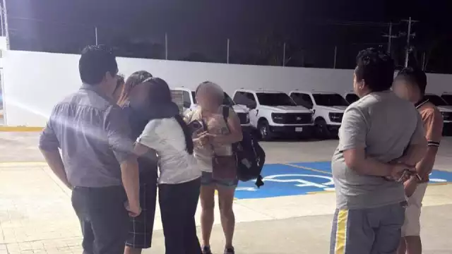 La joven fue identificada en una tienda Chedraui de la zona, donde acudieron sus familiares