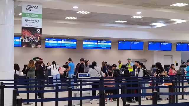 Aeropuerto de Cancún reporta más de 20 cancelaciones de vuelos