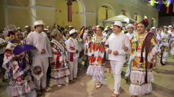 Joaquín Díaz Mena refrenda su apoyo a promover la cultura de Yucatán Joaquín Díaz Mena refrenda su apoyo a promover la cultura de Yucatán