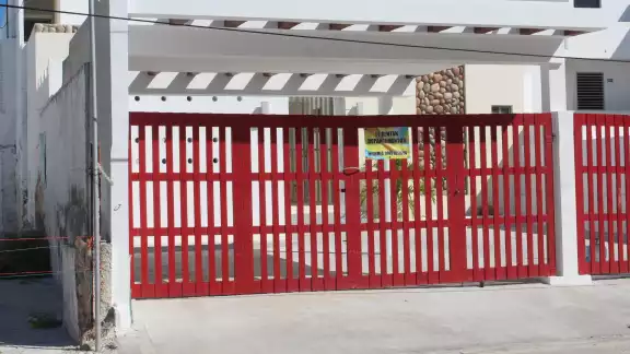 Dueños de casas cercanas a la costa inician la limpieza de sus inmuebles para alojar visitantes Dueños de casas cercanas a la costa inician la limpieza de sus inmuebles para alojar visitantes