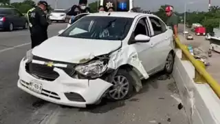 Seis heridos y cinco vehículos dañados en choque en el paso a desnivel