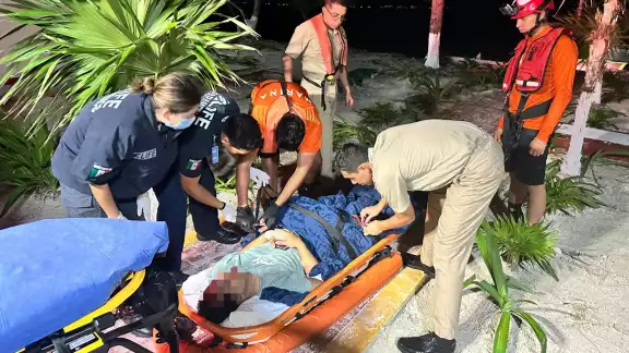 El extranjero resultó lesionado, por lo que fue trasladado a Puerto Juárez