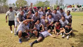 Los Platas se coronan en la final del Torneo de Copa en la Liga de Fútbol de Veteranos en Campeche