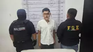 Detienen en Tulum a un hombre por posesión de presunta droga 