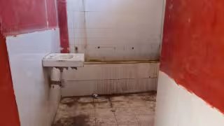 Denuncian falta de higiene en baños del campo de béisbol “Alfonso Durán Castillo” en Champotón
