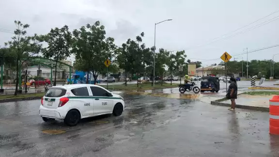 Las lluvias permanecerán todo el día en Cancún