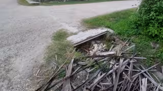 Habitantes exigen vigilancia para frenar vandalismo en drenaje en Escárcega