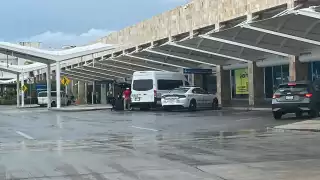 Sin transportistas o “halcones": Reportan baja afluencia  en el aeropuerto de Cancún tras inicio del operativo contra el transporte ilegal 