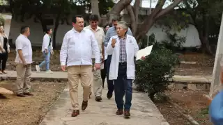 Joaquín Díaz Mena supervisa operaciones del Hospital Psiquiátrico de Yucatán   