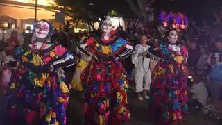 El Desfile de Catrinas rindió homenaje a nuestras raíces en un ambiente de fiesta y tradición