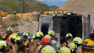 Elementos del Ejército continúan trabajando en el rescate de los mineros.