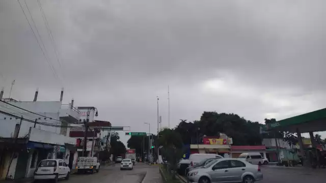 Lluvias y basura causan encharcamientos en calles de Felipe Carillo Puerto