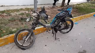 Muere motociclista tras ser embestido por automóvil en Villas del Sol de Playa del Carmen