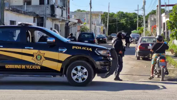 Vecinos de la colonia Canul Reyes tuvieron un despertar abrupto por la presencia de ministeriales Vecinos de la colonia Canul Reyes tuvieron un despertar abrupto por la presencia de ministeriales