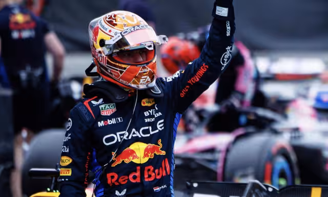 La final de la carrera estuvo cargado de emoción, Verstappen registró problemas con sus neumáticos en la vuelta 65, pero logró el triunfo