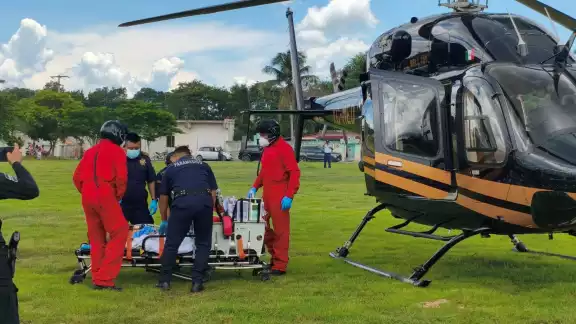 El helicóptero viaja desde Tizimín a Mérida El helicóptero viaja desde Tizimín a Mérida