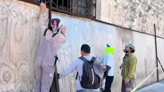 La tarde de este viernes algunos edificios históricos del Centro de Mérida han comenzado a ser blindados de cara al 8M