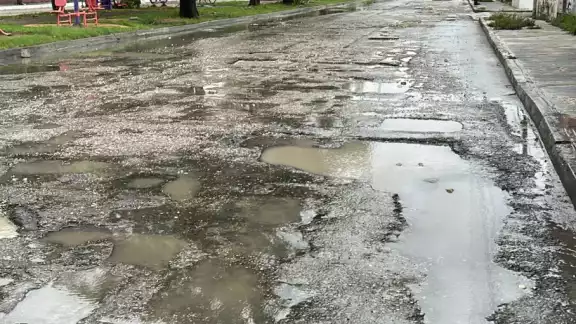 Entre lo no comprobado por la administración municipal está el recurso destinado al bacheo de calles de colonias, fraccionamientos y avenidas Entre lo no comprobado por la administración municipal está el recurso destinado al bacheo de calles de colonias, fraccionamientos y avenidas