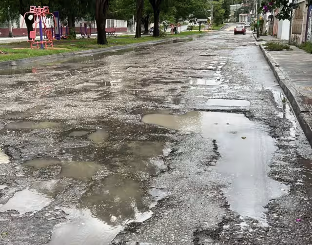 Entre lo no comprobado por la administración municipal está el recurso destinado al bacheo de calles de colonias, fraccionamientos y avenidas