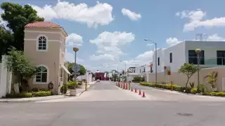 Según la Fiscalía, la pareja del acusado golpeó a la menor y la encerró en el baño la noche anterior de que ocurriera el deceso