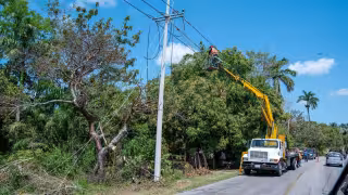 Habitantes han sufrido fallas, cortes y variaciones de voltaje por años.