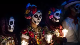 "Los difuntos vienen a limpiar su casa"; por esta razón siempre llueve en Yucatán en Día de Muertos
