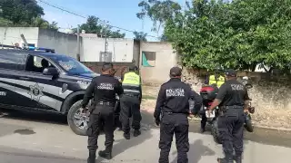 El sujeto estaba en el interior de su hogar, en compañía de su madre cuando lo lesionaron